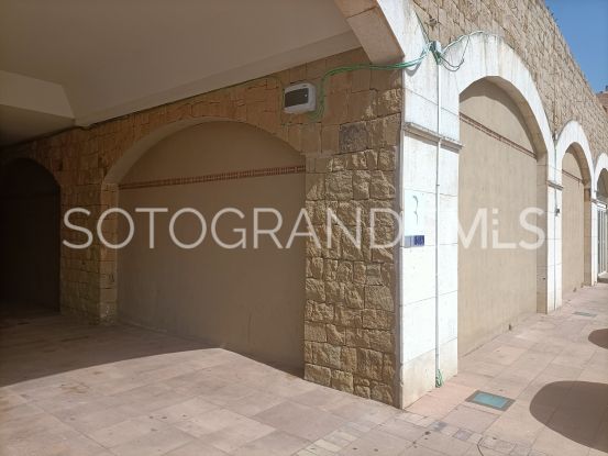 Se vende local comercial en Marina de Sotogrande | Open Frontiers