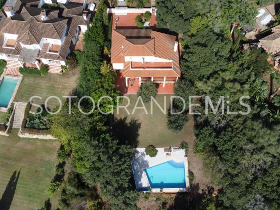 Villa de 5 dormitorios en Zona D, Sotogrande Alto | Open Frontiers