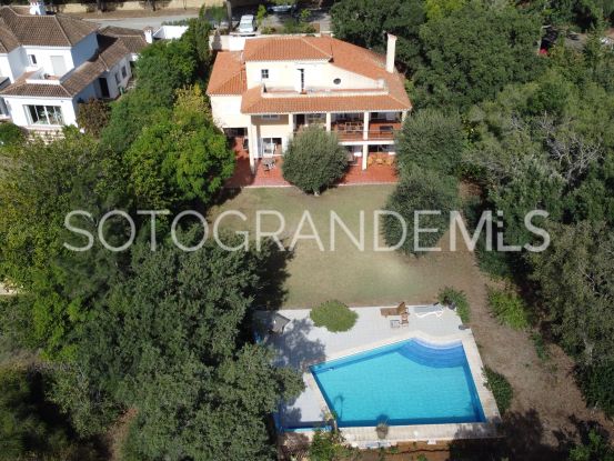 Villa de 5 dormitorios en Zona D, Sotogrande Alto | Open Frontiers