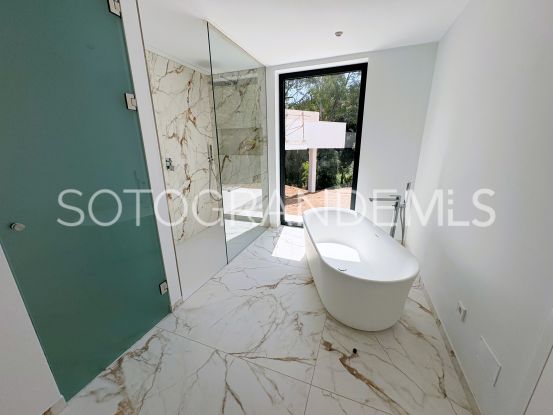 Villa con 5 dormitorios en Zona F, Sotogrande Alto | Open Frontiers