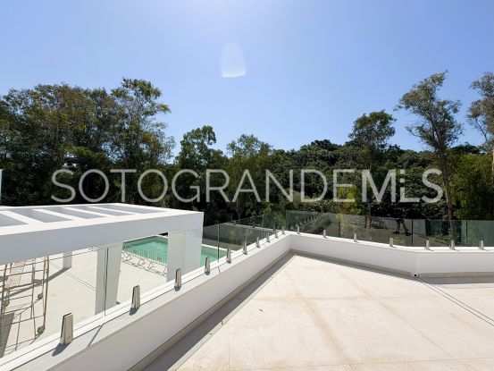 Villa con 5 dormitorios en Zona F, Sotogrande Alto | Open Frontiers