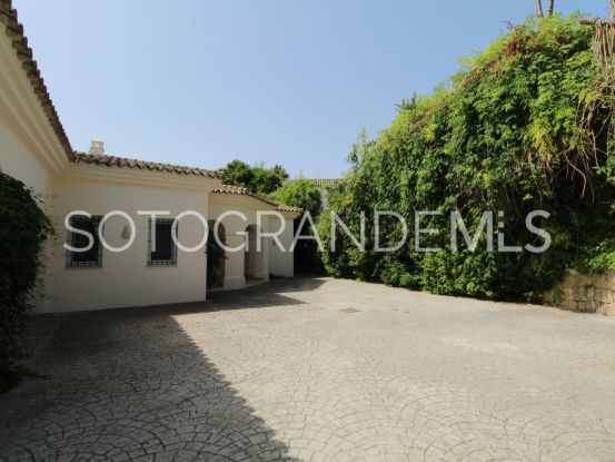 For sale villa in Zona F, Sotogrande Alto | Open Frontiers
