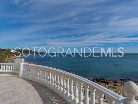 Villa in Torreguadiaro with 4 bedrooms | Open Frontiers