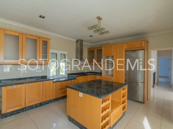 Villa in Torreguadiaro with 4 bedrooms | Open Frontiers