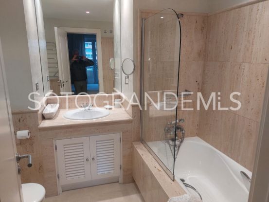 Ático en venta en Ribera del Obispo, Marina de Sotogrande | Open Frontiers