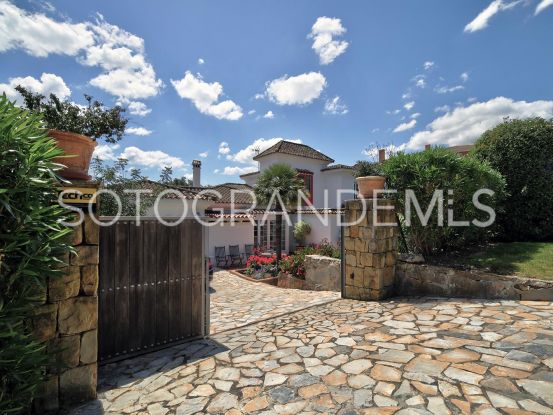Sotogrande Alto, villa con 6 dormitorios a la venta | Open Frontiers