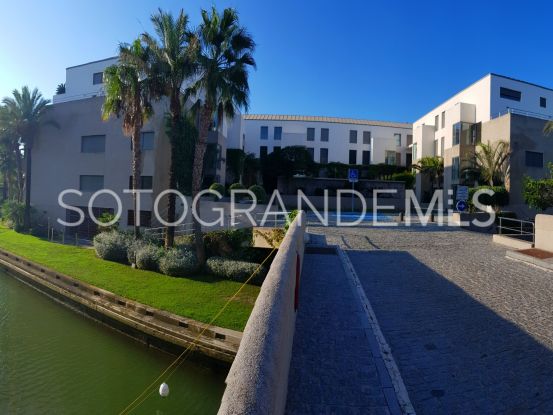 Buy apartment with 4 bedrooms in Marina de Sotogrande | Marsotogrande