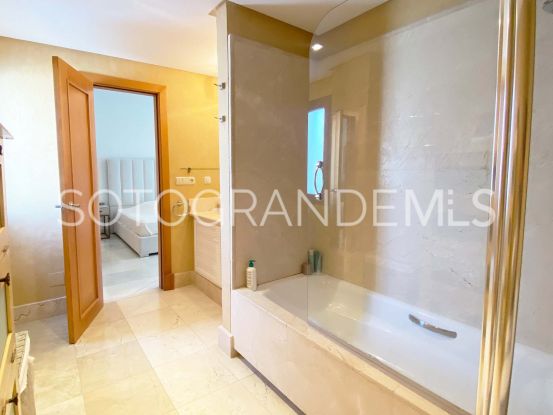 Atico duplex en venta en El Polo de Sotogrande con 4 dormitorios | MarSotogrande