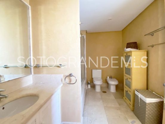 Atico duplex en venta en El Polo de Sotogrande con 4 dormitorios | MarSotogrande