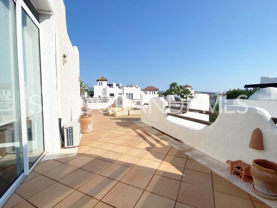 Atico duplex en venta en El Polo de Sotogrande con 4 dormitorios | MarSotogrande