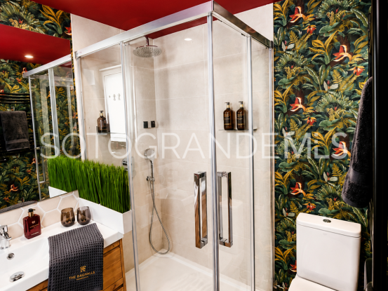 For sale apartment with 5 bedrooms in La Reserva | MarSotogrande