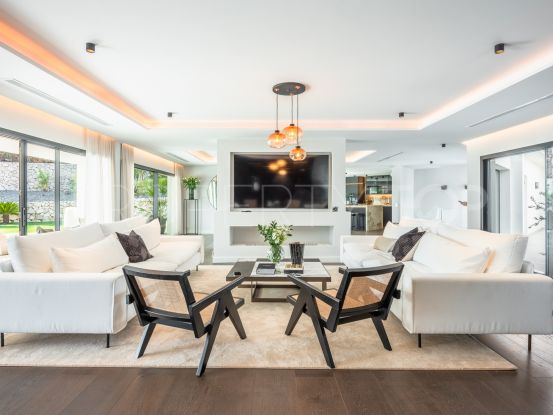 Outstanding Contemporary Six Bedroom villa in Nueva Andalucia