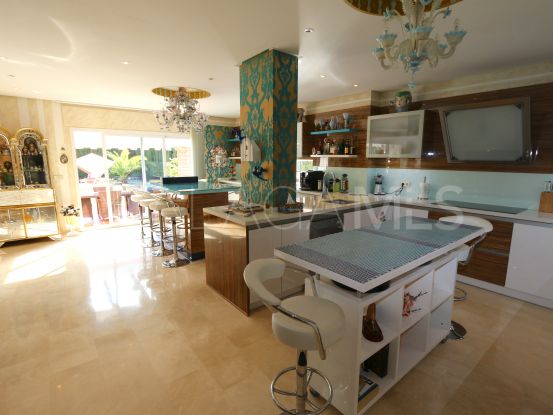 Villa en venta en Casasola, Estepona | Pure Living Properties