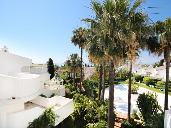 For sale town house with 4 bedrooms in Cascada de Camojan, Marbella Golden Mile | Pure Living Properties