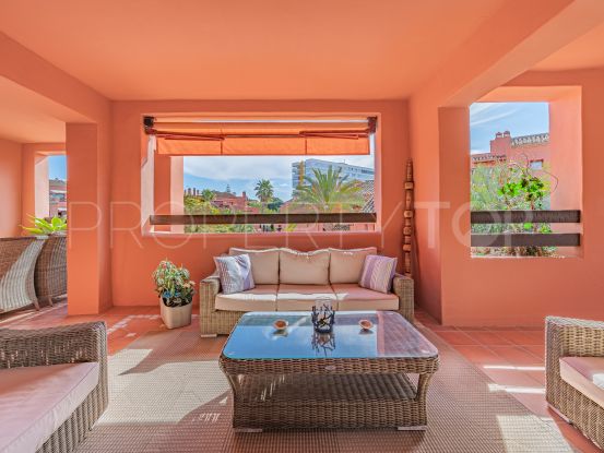 An immaculate four bedroom duplex penthouse in Alicate Playa