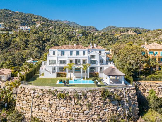 Villa a la venta en El Madroñal | Pure Living Properties