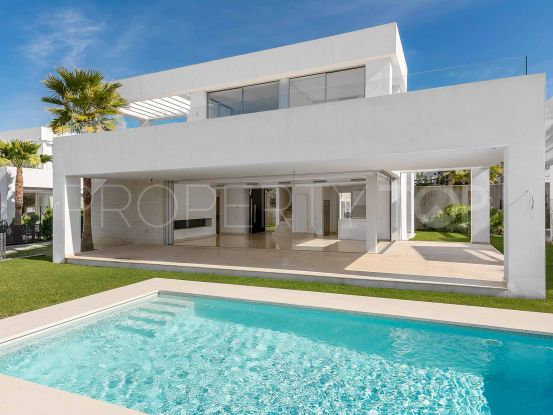 Villa a la venta de 3 dormitorios en Rio Real, Marbella Este | Pure Living Properties