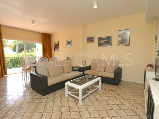 Comprar apartamento de 2 dormitorios en Andalucia del Mar, Marbella - Puerto Banus | Pure Living Properties