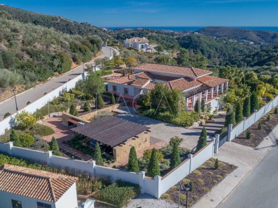 Monte Mayor 6 bedrooms villa for sale | Pure Living Properties