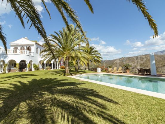 Villa for sale in El Madroñal with 5 bedrooms | Pure Living Properties
