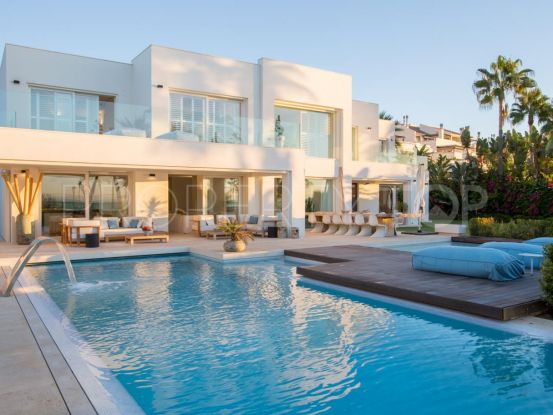 For sale villa with 6 bedrooms in Rio Verde Playa, Marbella Golden Mile | Pure Living Properties