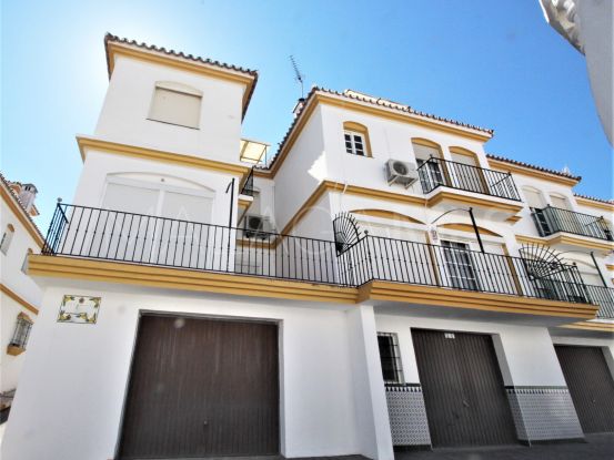 Estepona 4 bedrooms house for sale | Campomar Real Estate