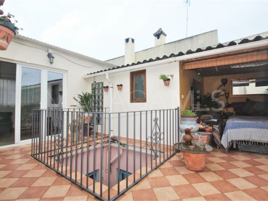 Estepona Centro, adosado en venta con 5 dormitorios | Campomar Real Estate