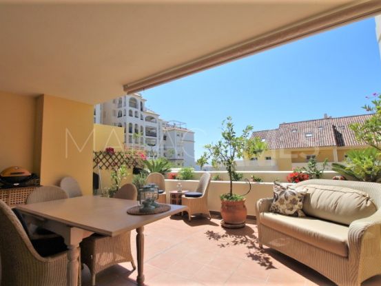 Apartamento con 2 dormitorios en venta en Estepona Puerto | Campomar Real Estate