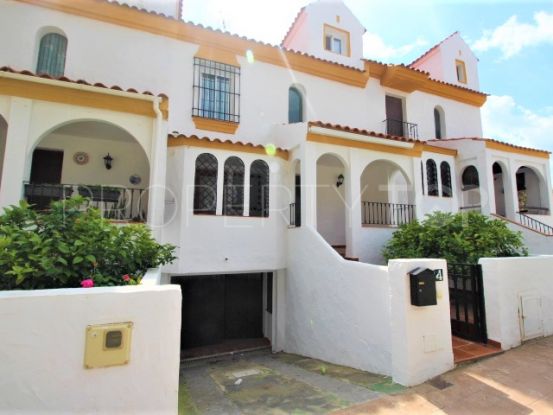 For sale town house with 4 bedrooms in Seghers, Estepona | Campomar Real Estate