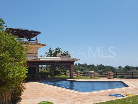 For sale finca with 5 bedrooms in La Cala, Estepona | Campomar Real Estate