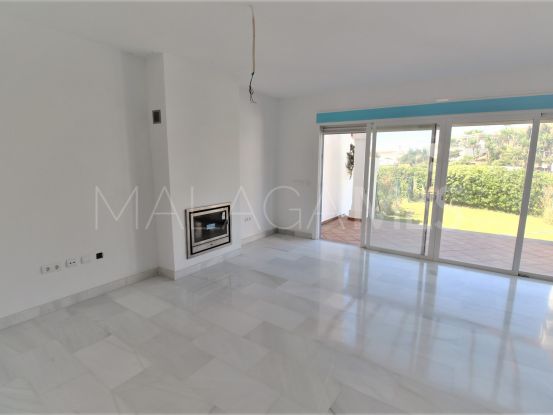 For sale 4 bedrooms town house in Guadalobon, Estepona | Campomar Real Estate