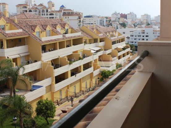 Buy 4 bedrooms apartment in Estepona Puerto | Campomar Real Estate