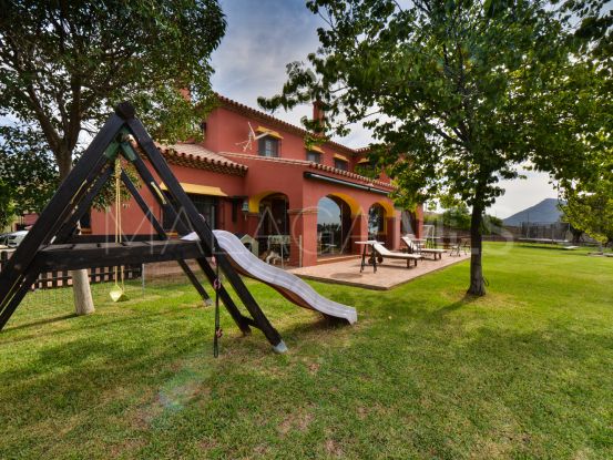Casa de campo de 6 dormitorios a la venta en Malaga | Villas & Fincas