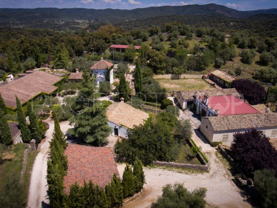 For sale cortijo with 14 bedrooms in Seville | Villas & Fincas