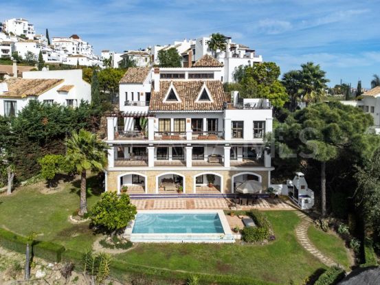 Se vende villa de 5 dormitorios en Los Arqueros, Benahavis | Andalucía Development