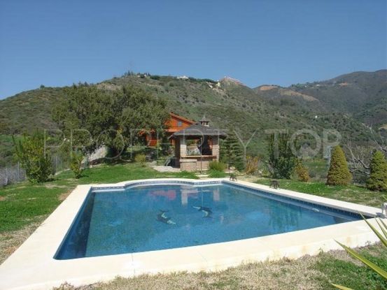 Villa en venta en Ojen de 5 dormitorios | Nevado Realty Marbella