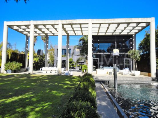 Villa a la venta en Atalaya Golf de 5 dormitorios | Nevado Realty Marbella