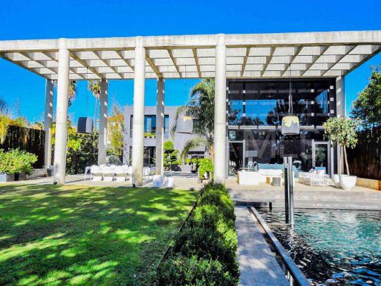 Villa a la venta en Atalaya Golf de 5 dormitorios | Nevado Realty Marbella
