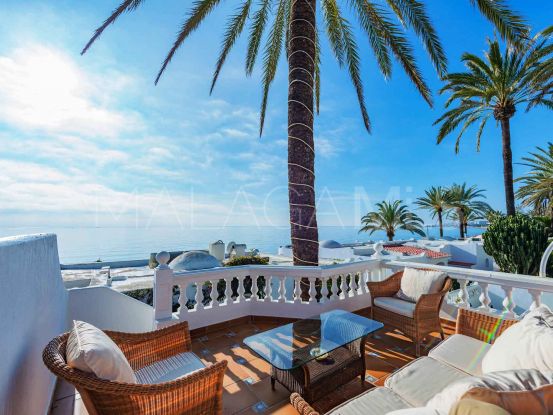El Oasis Club, Marbella Golden Mile, adosado en venta | Nevado Realty Marbella