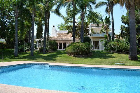 Rio Real Golf 6 bedrooms villa for sale | Crown Estates Marbella