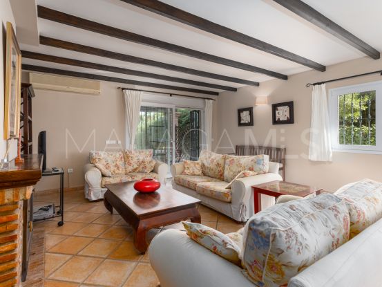 Pareado de 3 dormitorios a la venta en Casasola, Estepona | Villa & Gest