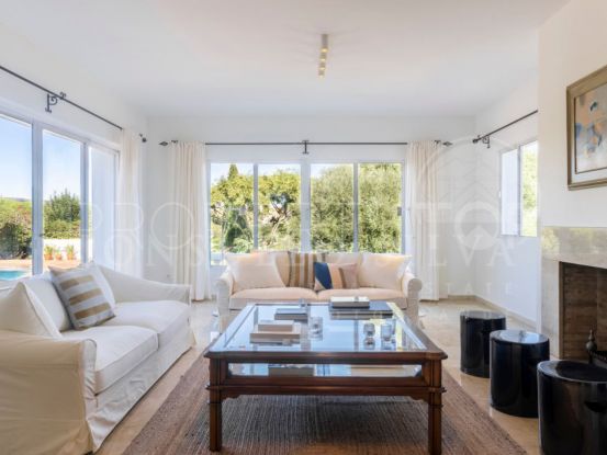CHARMING FAMILY HOUSE IN A CULT THE SAC WITH GREAT SEA VIEWS FROM THE TOP FLOOR.