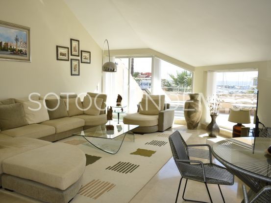 For sale 2 bedrooms penthouse in Sotogrande Puerto Deportivo | John Medina Real Estate