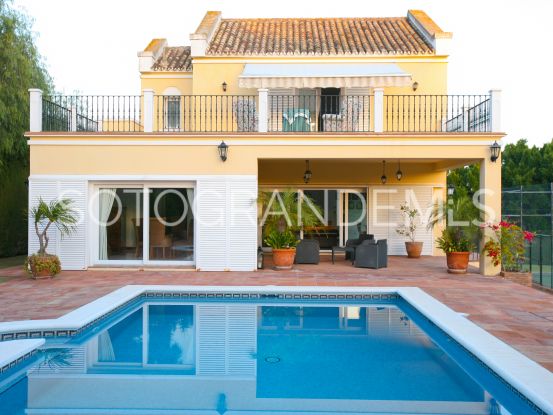 Se vende villa de 4 dormitorios en Sotogrande Costa Central | John Medina Real Estate