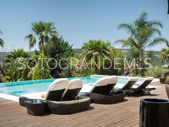 Villa en venta en Almenara de 7 dormitorios | John Medina Real Estate