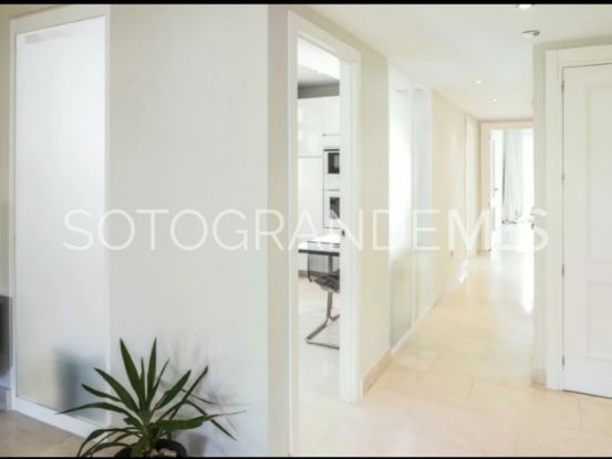 Apartamento en venta de 2 dormitorios en Sotogrande Puerto Deportivo | John Medina Real Estate