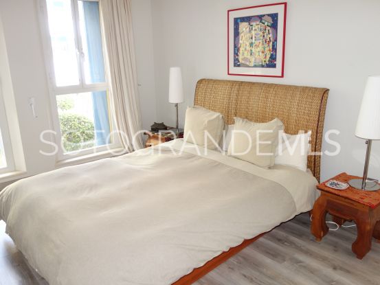 Apartamento en venta de 2 dormitorios en Sotogrande Puerto Deportivo | John Medina Real Estate