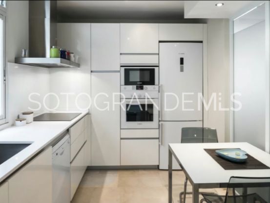 Apartamento en venta de 2 dormitorios en Sotogrande Puerto Deportivo | John Medina Real Estate