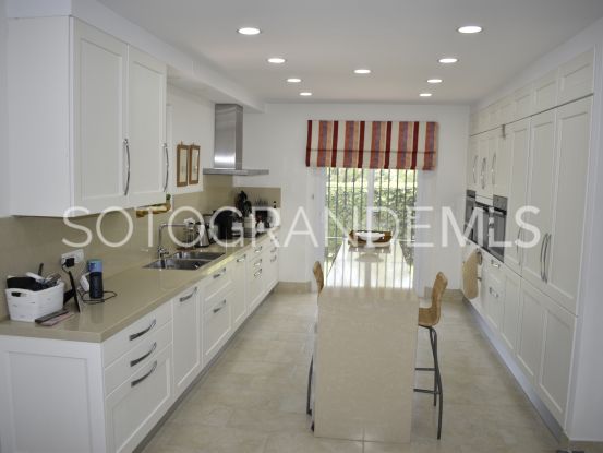 Villa in Zona E | John Medina Real Estate