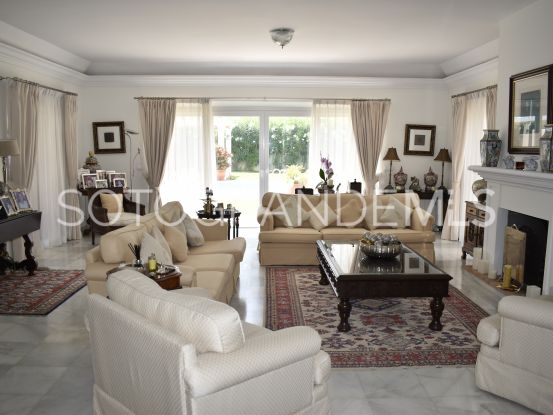 Villa in Zona E | John Medina Real Estate